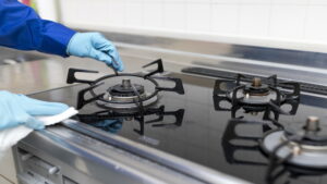 キッチンやお風呂場の専門的クリーニング